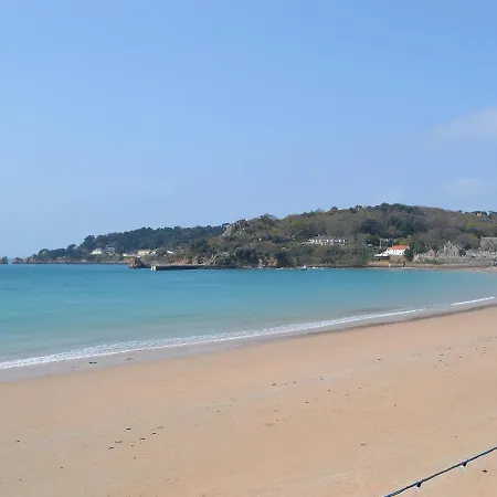 St Lawrence - 27009 St Brelade