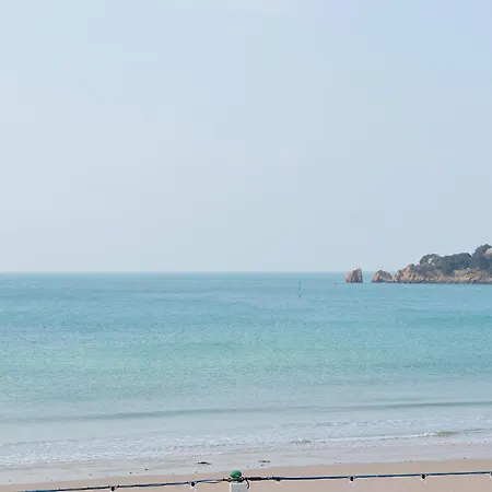 St Lawrence - 27009 * St Brelade